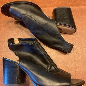 Chinese Laundry Black Open Toe Heels with stretch back ankle strap, Size 9M